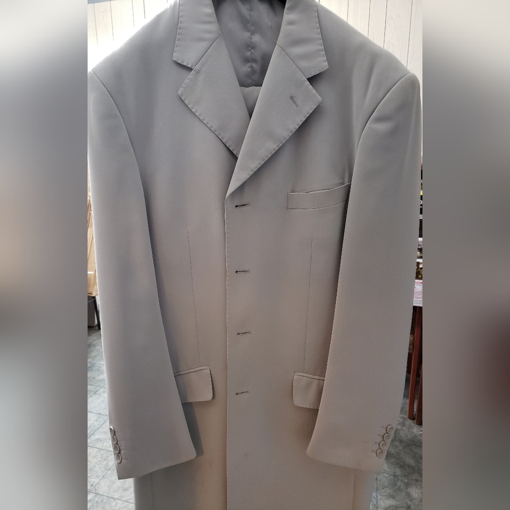 Mans 3 piece Suit. DO NOT BUNDLE